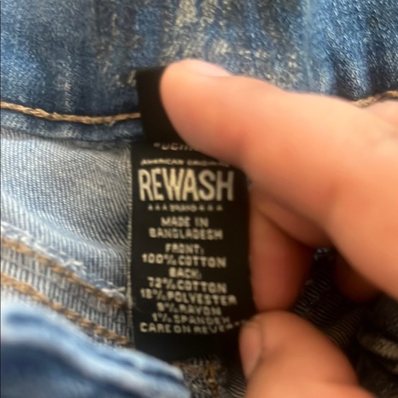 Stylish Light Blue Denim Jeans - Picture 3 of 4